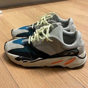 Adidas Yeezy Boost 700 Solid Grey
